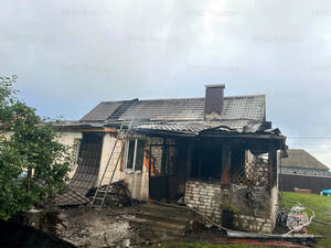 Частный дом сгорел под Брянском, выезжало пять пожарных машин