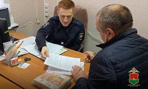 В Брянске задержали посыльного мошенников с 5 млн рублей