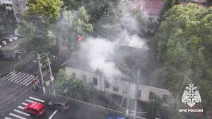 В Брянске потушили пожар в заброшенном здании на Красноармейской