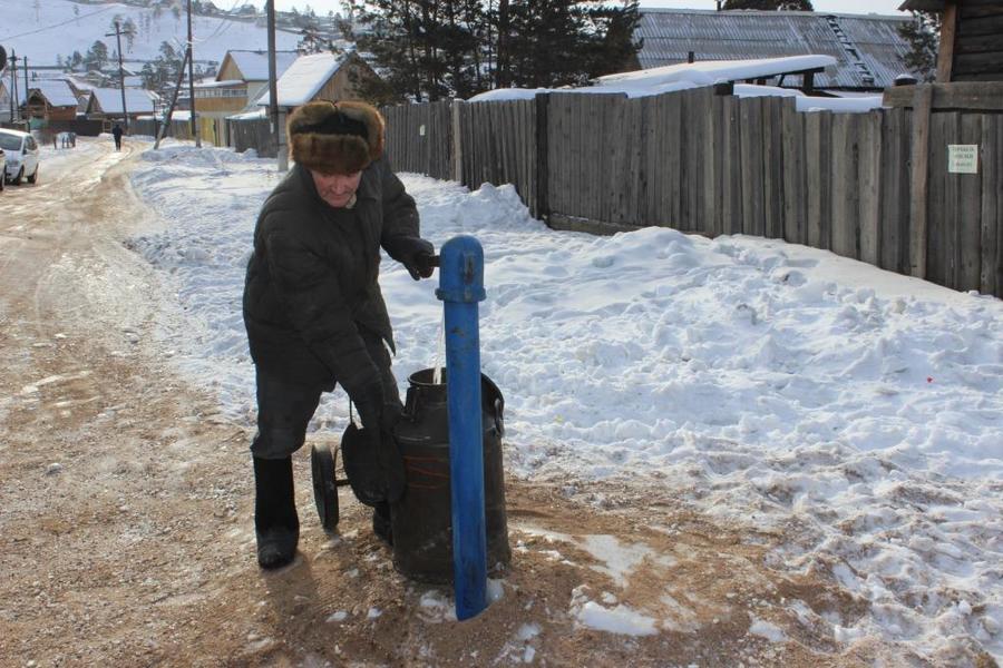 В Гордеевке инвалида заставили оплатить ремонт водонапорной колонки