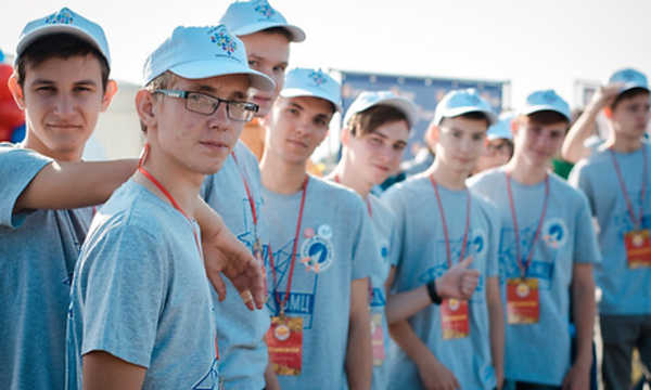 Трое юных брянцев выиграли гранты конкурса молодежных инициатив