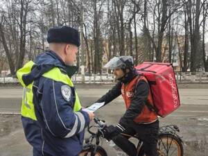 В Брянске за два дня оштрафовали двух велосипедистов и 26 самокатчиков