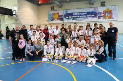 Брянские каратисты завоевали 14 медалей на первенстве ЦФО в Серпухове
