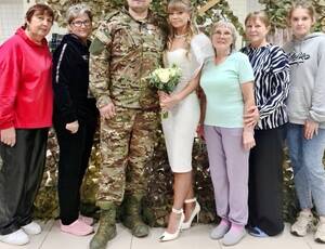 В Клинцах поженились боец СВО и волонтёр центра масксетей