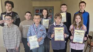 Ветераны и молодёжь сразились в шахматы в Дубровском районе