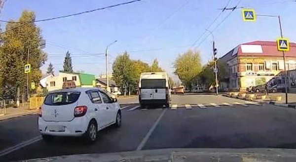 В Брянске по видео в соцсети наказали водителя Renault Sandero