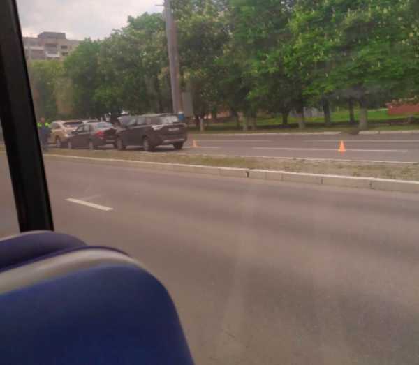 В Брянске 29-летняя девушка пострадала в крупном ДТП на Московском