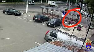 Возле вокзала Брянск-Орловский мужчина обокрал подростка