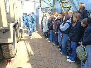 Студенты из Клинцов сходили на экскурсию в колонию №6