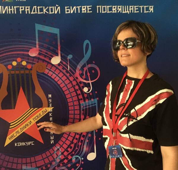 Слепая брянская певица выступила на гала – концерте «Наследники Победы»