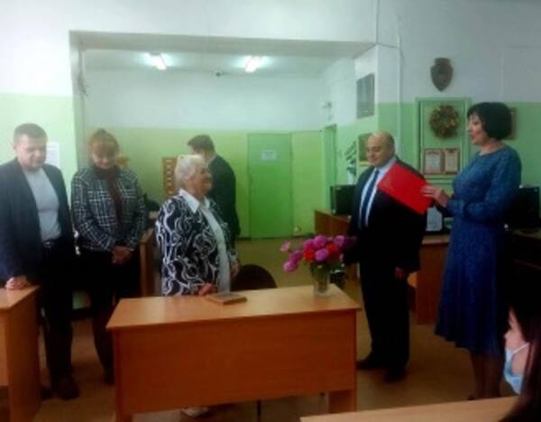 В Брянске 85-летний юбилей отметила доцент БГИТУ Людмила Полякова
