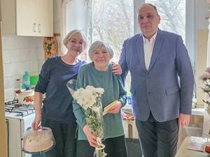 Руководители районов поздравили брянских долгожительниц с 95-летием и 100-летием