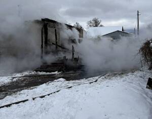В Володарском районе Брянска 4 машины тушили крупный пожар
