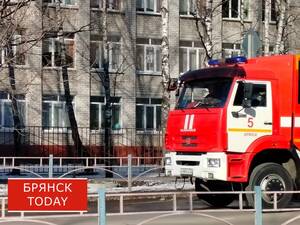 Огонь повредил пристройку жилого дома на Липецкой улице в Брянске