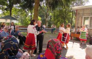 Отец Владимир посетил подопечных Суражского дома-интерната