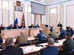 Богомаз велел дооснастить брянские школы системами видеонаблюдения