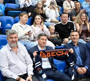 В Брянске стартовал баскетбольный турнир «Кубок Брянских партизан»