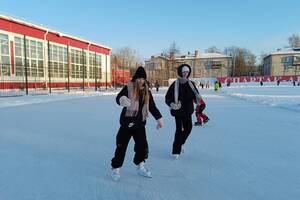 В Брянске открыли самый большой каток под открытым небом