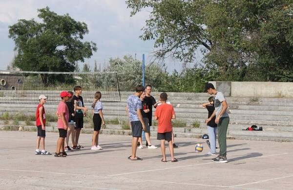 Наставники проекта «Тренер» «Молодёжки ОНФ» помогают в социализации «трудных» подростков из Донбасса