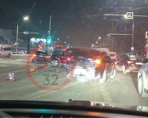 В Брянске из-за ДТП на Авиационной образовалась большая пробка