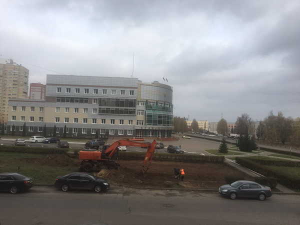 В Брянске без выходных строят новую дорогу на улице Советской