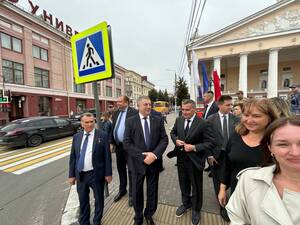 Губернаторы приграничных регионов прогулялись по Брянску