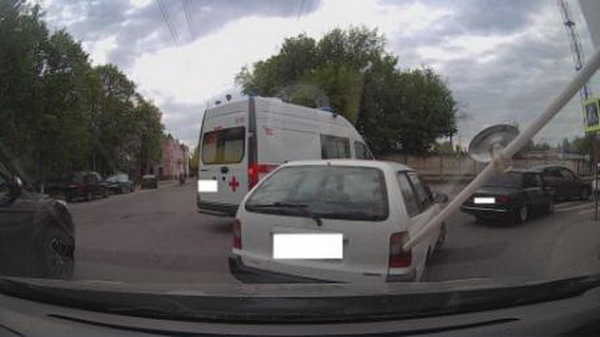 В Брянске по видео в соцсети наказали водителя «скорой помощи»