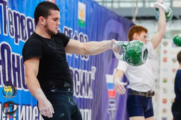Новозыбковец Денис Анищенко стал чемпионом России по гиревому спорту