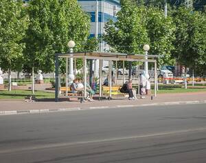 На улице Калинина в Брянске появились прозрачные остановки