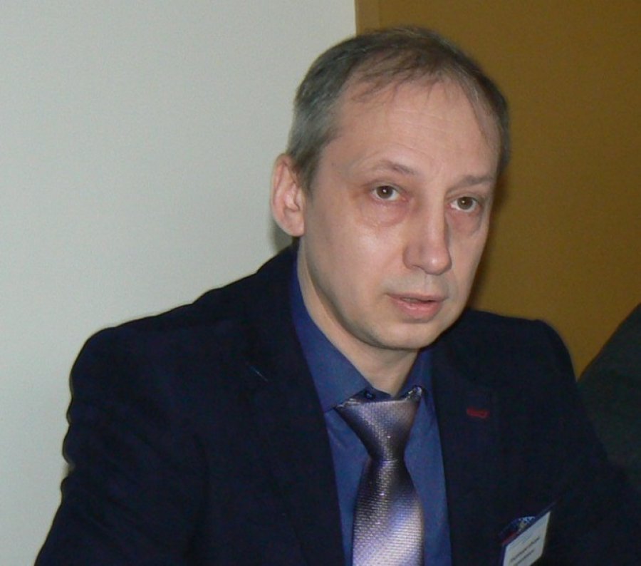 Брянского чиновника Поспелова и его помощницу осудили за взятки