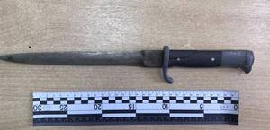 В Стародубе пьяный с ножом преследовал подростков и угрожал их убить