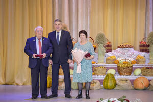 Оператор машинного доения из Комаричского района удостоена почетного звания