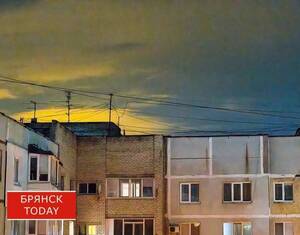 В Брянске очень громко: жители слышат грохот и взрывы в небе