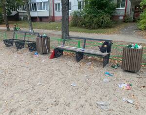 Жителей Брянска возмутила детская площадка по улице Чернышевского