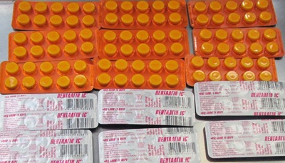 Брянские таможенники в посылках нашли 650 психотропных таблеток