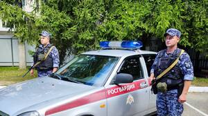 Росгвардия в Брянске спасла от мошенников нервничавшую у банкомата женщину