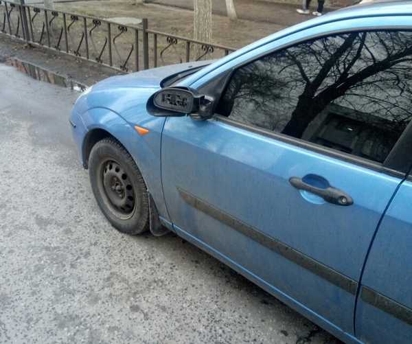 В Брянске у БГТУ разбили легковушку: водитель ищет свидетелей