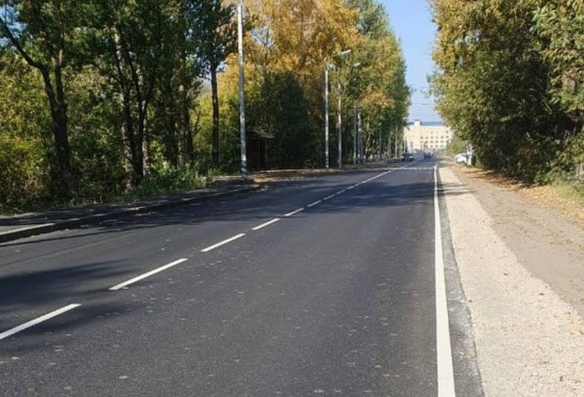 В Брянске продолжается ремонт дороги по улице Речной | 21.09.2023 | Брянск  - БезФормата