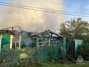 В Клетне разгорелся пожар