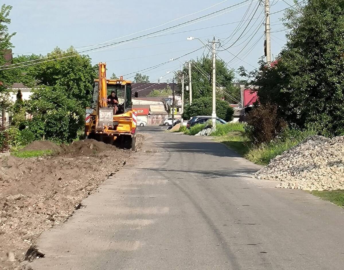 В Брянске на улице Щукина расширяют проезжую часть