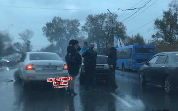 В Брянске две легковушки попали в ДТП на улице Калинина