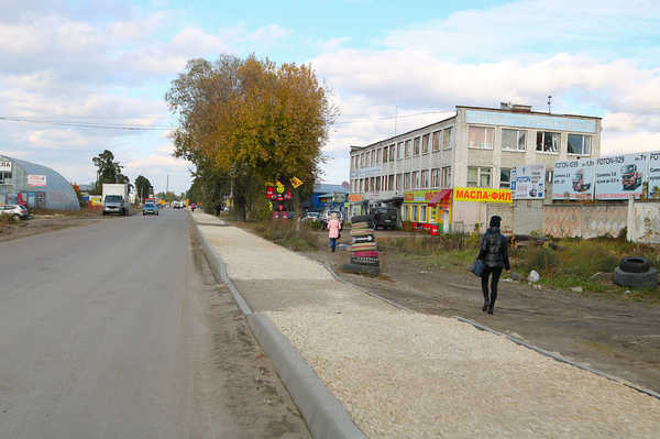 Дорогу к МРЭО ремонтируют в городе Брянске