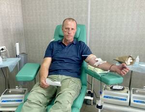 Брянский донор Денис Лушников сдал кровь в 75-й раз