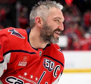 Легендарный Овечкин поздравил жителей Брянска и Богомаза