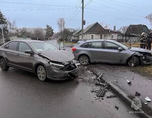 В Брянске на улице Куйбышева разбились две легковушки