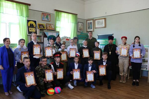 В Стародубе Брянской области прошёл муниципальный смотр-конкурс стендов «Защитники Родины»