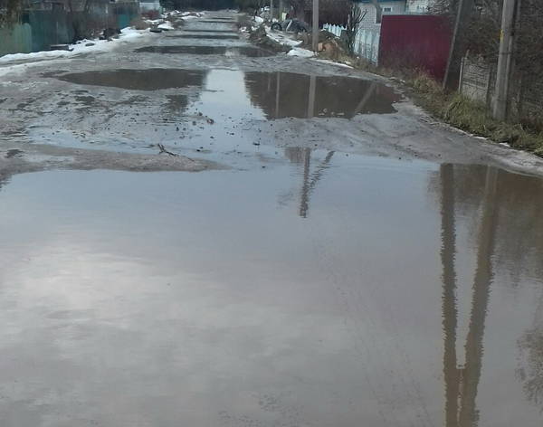 В Дятькове в озеро превратилась дорога на улице Котовского