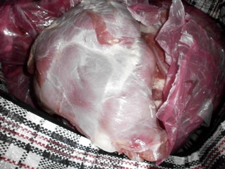 В Брянскую область не пустили 1,5 тонны подозрительного мяса