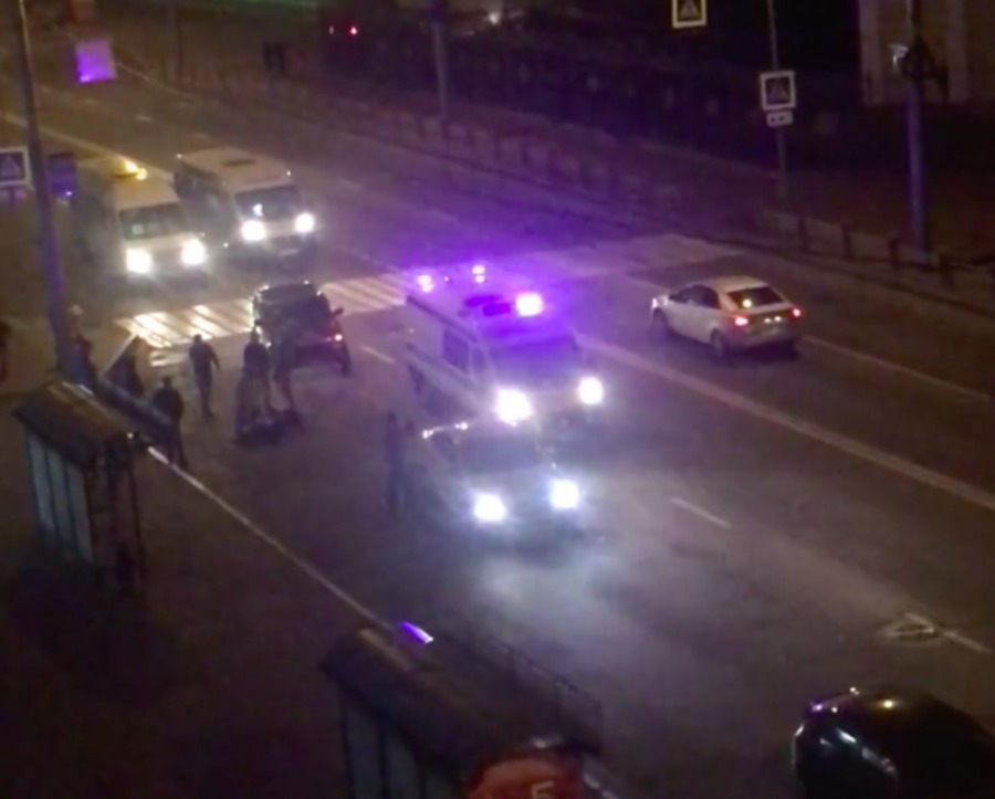 В Брянске сняли на видео спасение сбитого на зебре пешехода