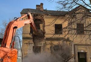 В мэрии рассказали, почему в Брянске аварийное жилье «мозолит» глаза